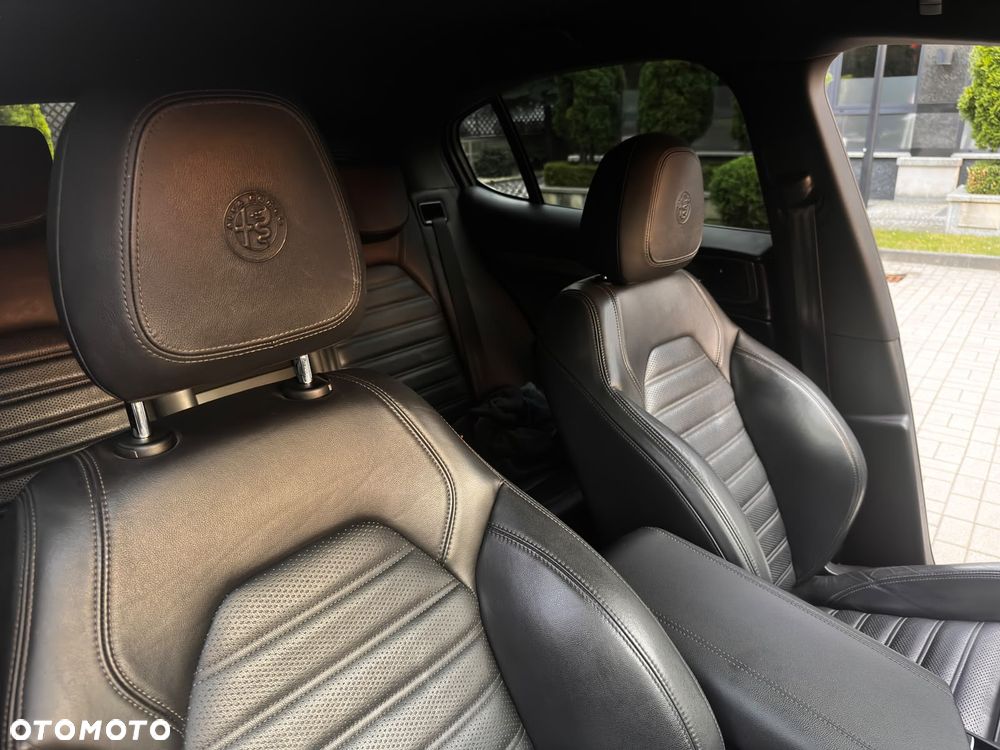 Alfa Romeo Stelvio 2.2 16V AT8-Q4 Executive - 31