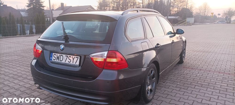 BMW Seria 3 320d - 25