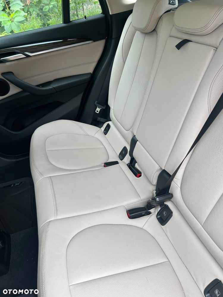 BMW X1 xDrive20i Sport Line - 12
