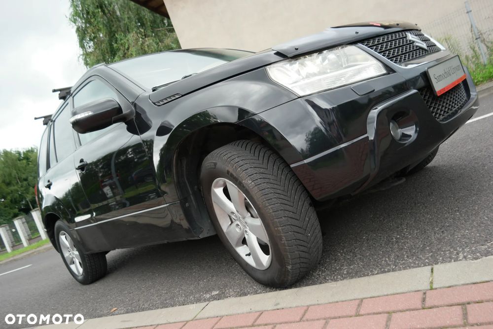 Suzuki Grand Vitara 2.4 De Luxe - 38