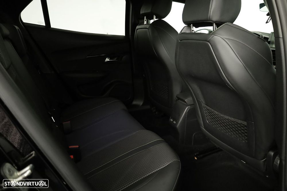 Peugeot 2008 1.2 PureTech GT EAT8 - 22