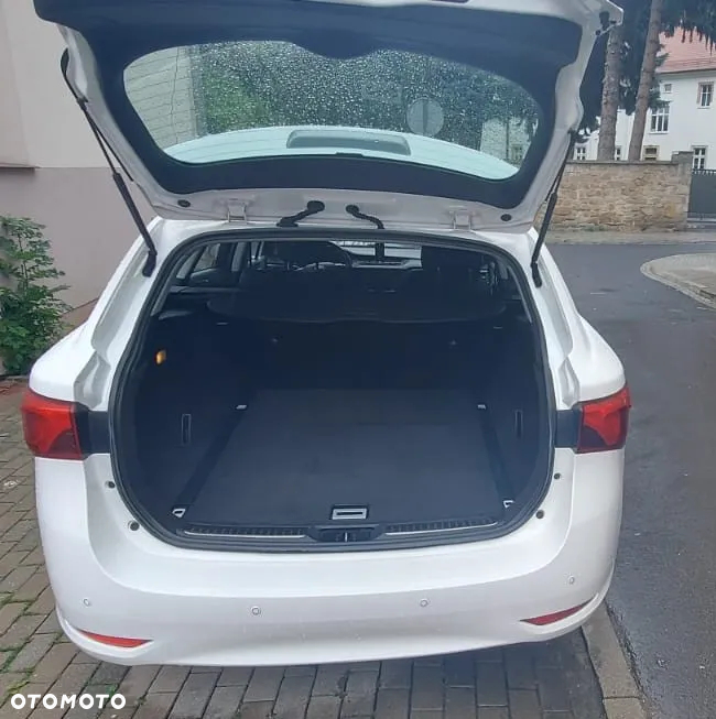 Toyota Avensis 1.6 D-4D Active - 5