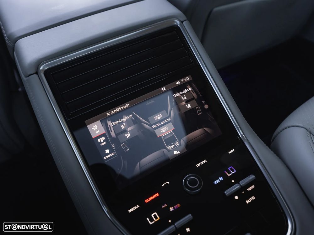 Porsche Panamera 4 E-Hybrid - 31