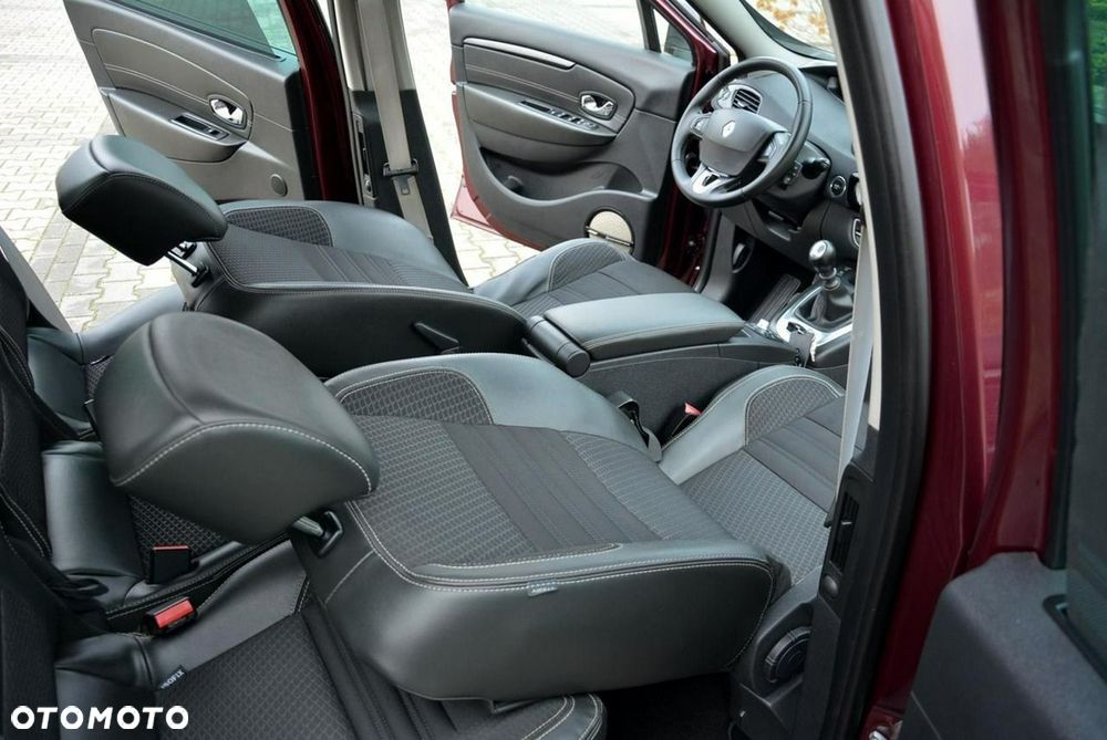 Renault Scenic ENERGY TCe 130 BOSE EDITION - 19
