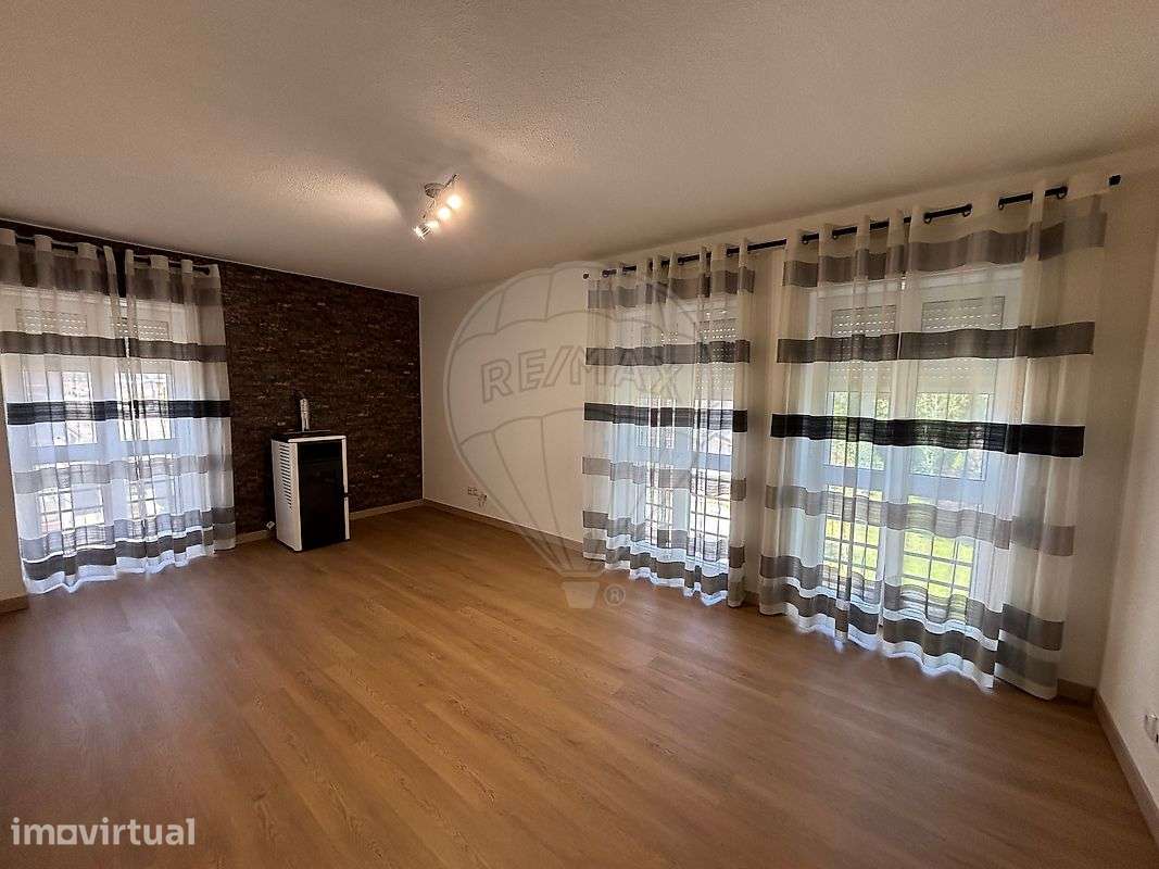 Apartamento T2 para arrendamento - Grande imagem: 2/16