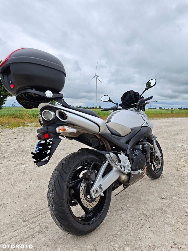 Suzuki GSR - 5