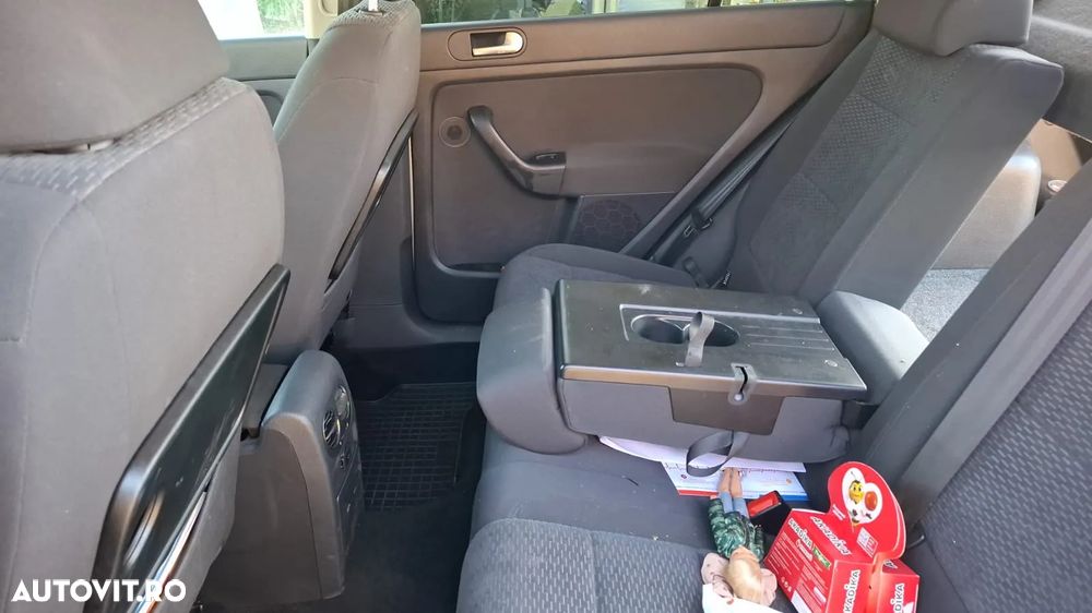 Volkswagen Golf Plus - 11