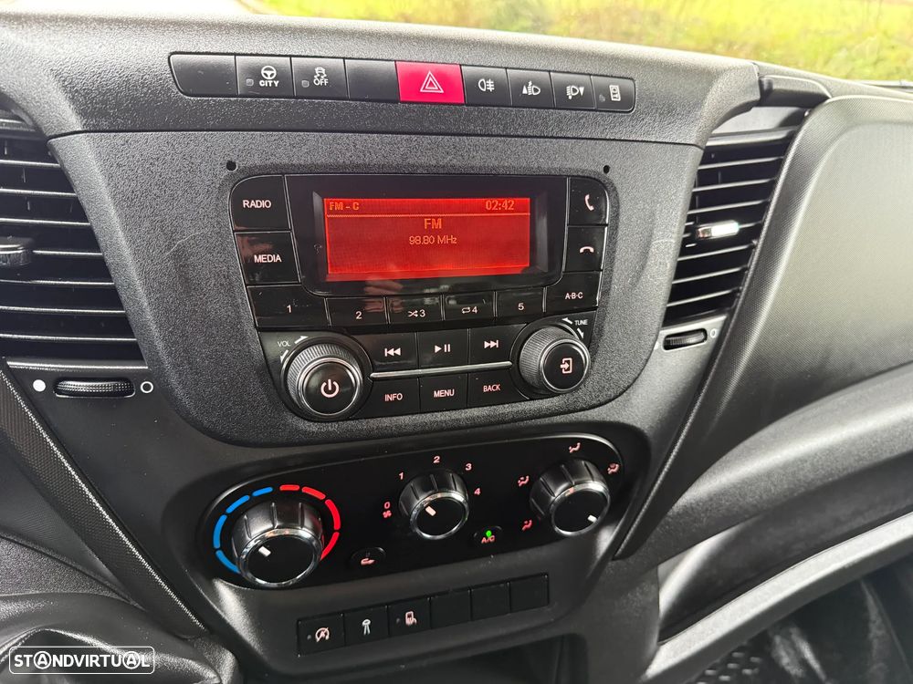 Iveco DAILY 35-140 PLATAFORMA ELEVATÓRIA - 21