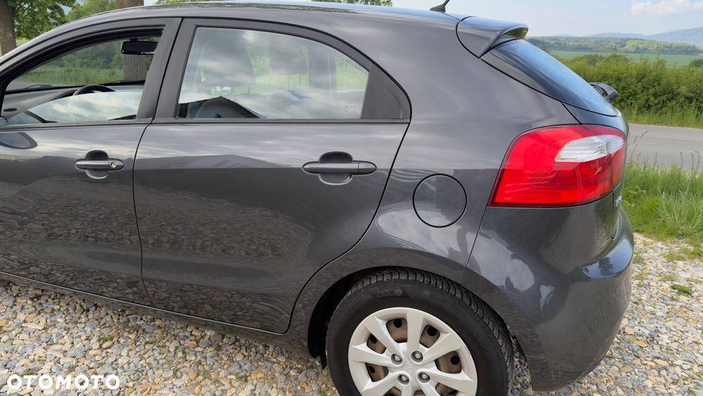 Kia Rio 1.2 M - 10