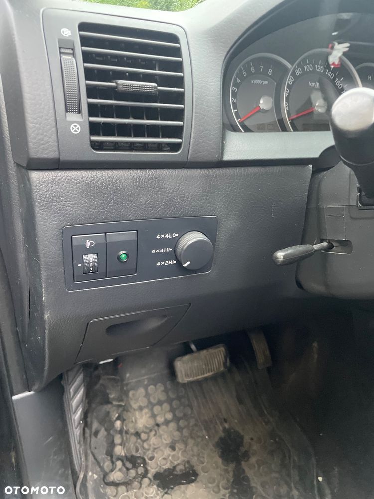 Kia Sorento 3.3 V6 LX - 11