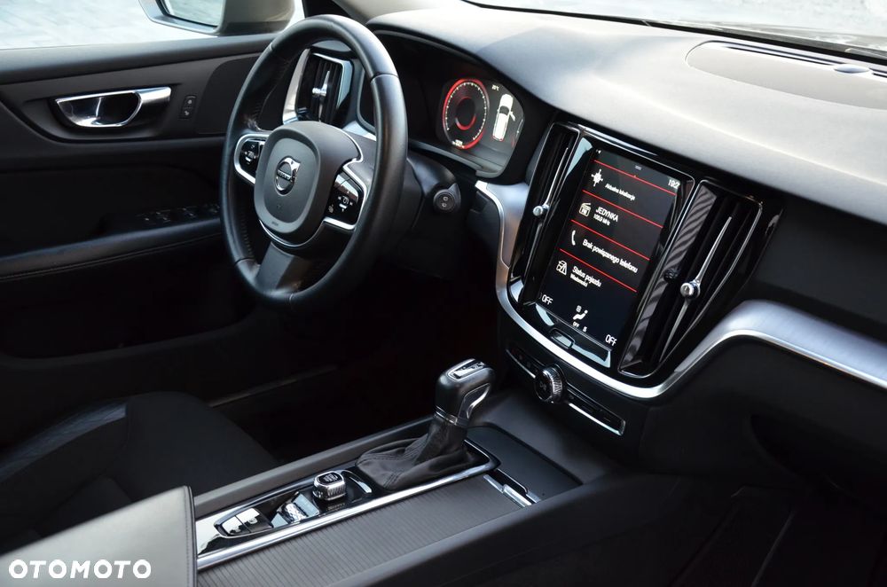 Volvo V60 Cross Country D4 AWD Geartronic Pro - 24