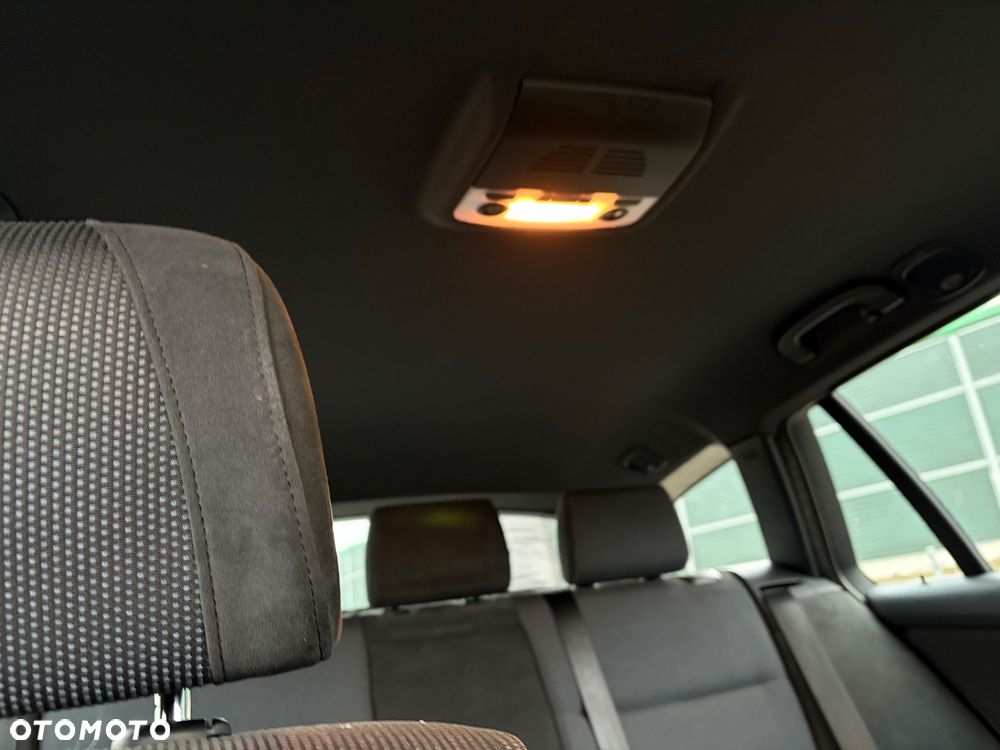 BMW Seria 3 330d - 25