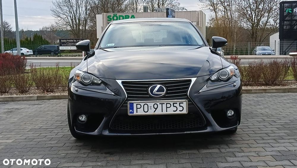 Lexus IS 300h Elite - 3