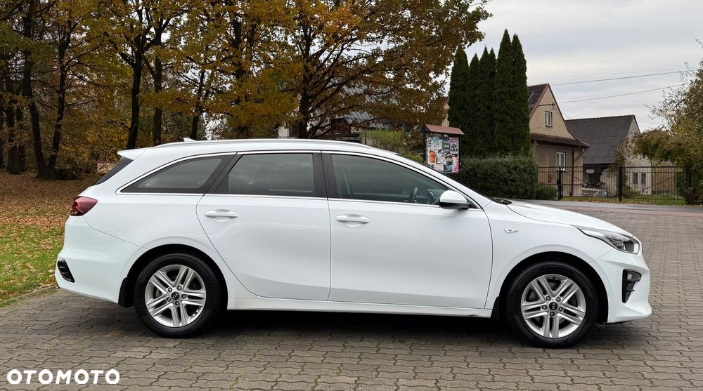 Kia Ceed 1.6 CRDi SCR L Business Line Plus - 12
