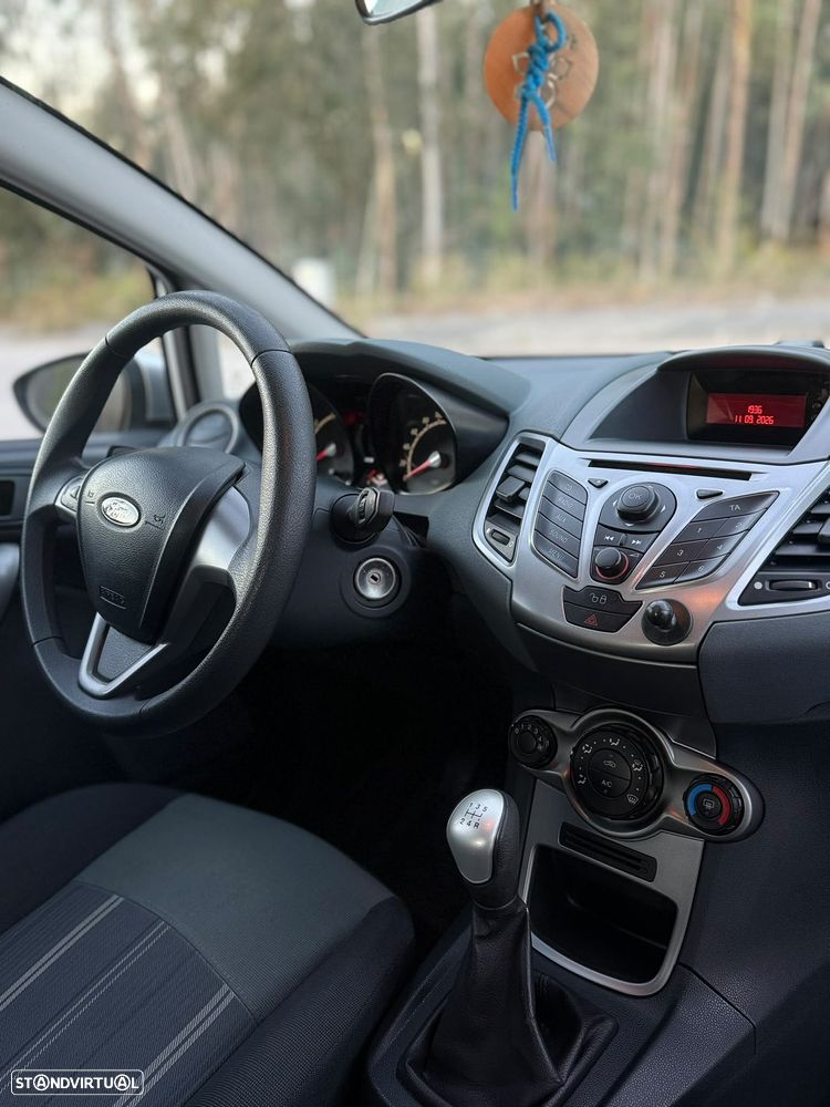 Ford Fiesta 1.25 Techno - 8