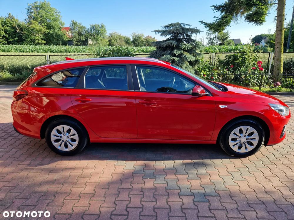 Hyundai i30 1.5 DPI Classic + - 36