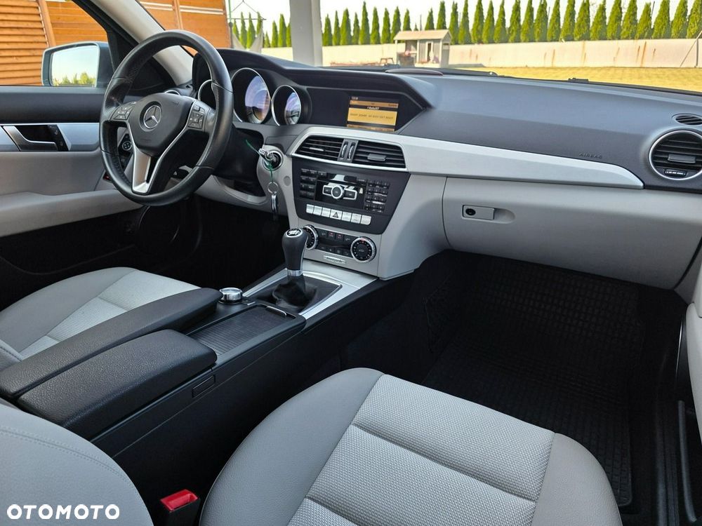 Mercedes-Benz Klasa C 200 (BlueEFFICIENCY) Avantgarde - 25