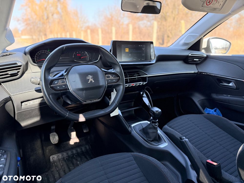 Peugeot 208 - 14