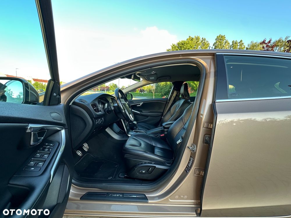 Volvo V40 D4 Inscription - 29