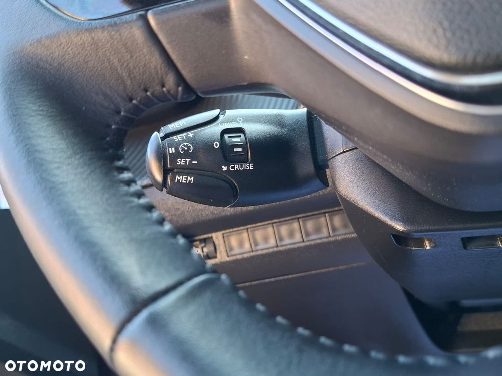 Peugeot 2008 PureTech 100 Active S&S BVM6 - 28