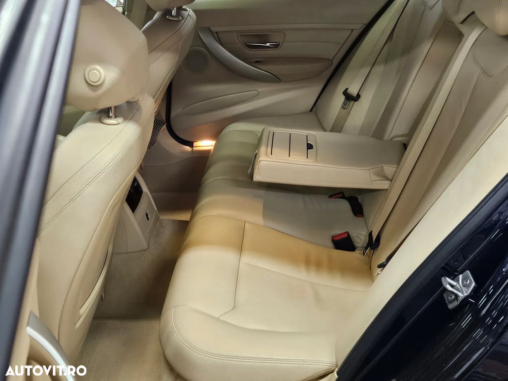 BMW Seria 3 320d Aut. Sport Line - 9