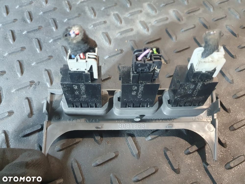 PRZEŁĄCZNIK PODGRZEWANIA FOTELA VOLVO S40, V40 PRZEŁACZNIK DSA KOMPLET   30818631 - 2