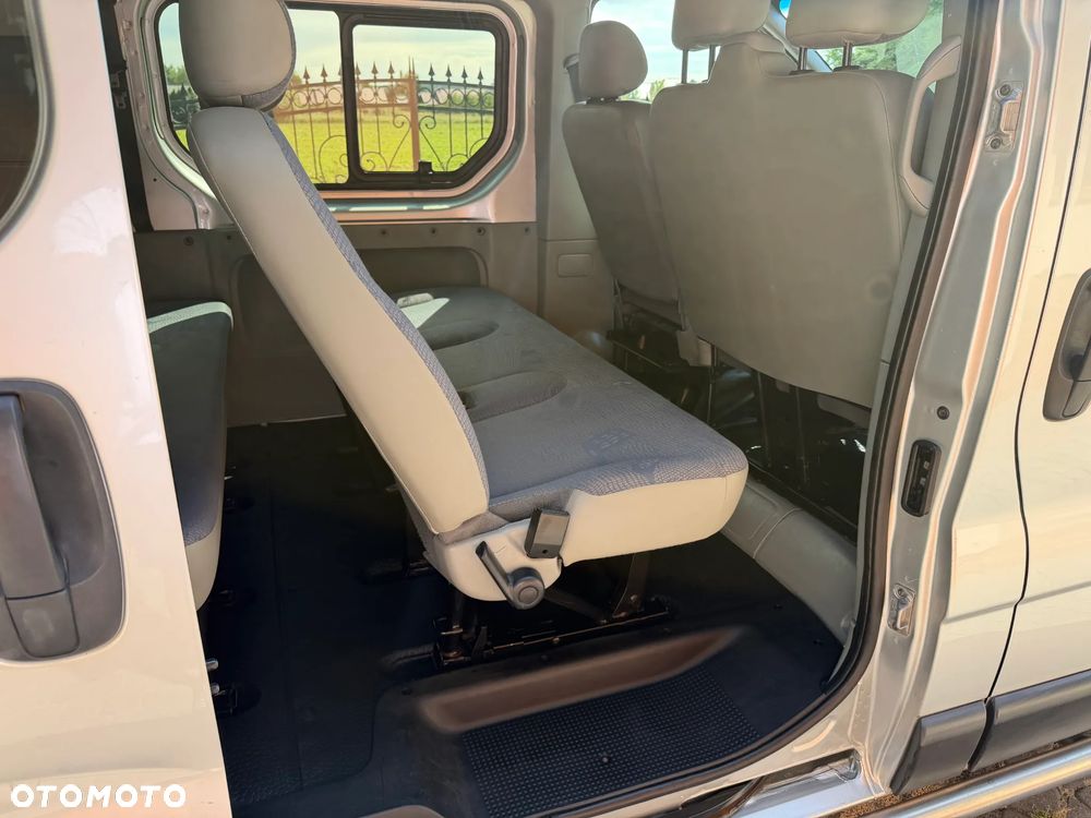 Renault Trafic Passenger - 7