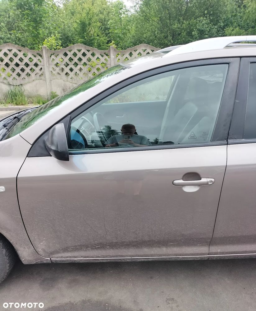 DRZWI PRZEDNIE PRAWE LEWE KIA CEED I KOMBI 2.0 CRDI 140 KM D4EA KOD LAK.8Q - 3