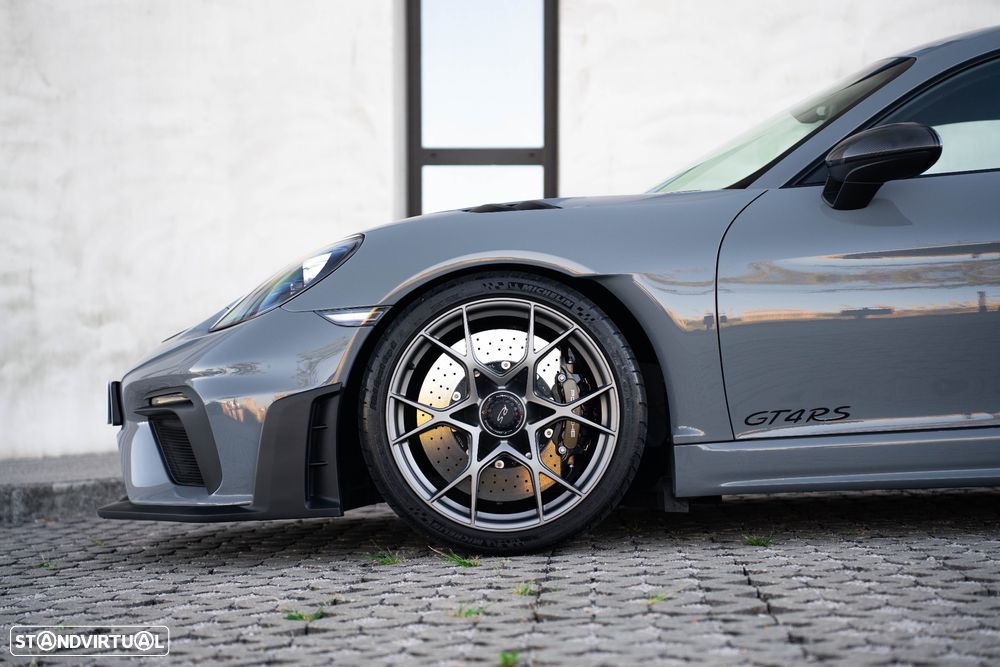 Porsche 718 Cayman GT4 RS - 4