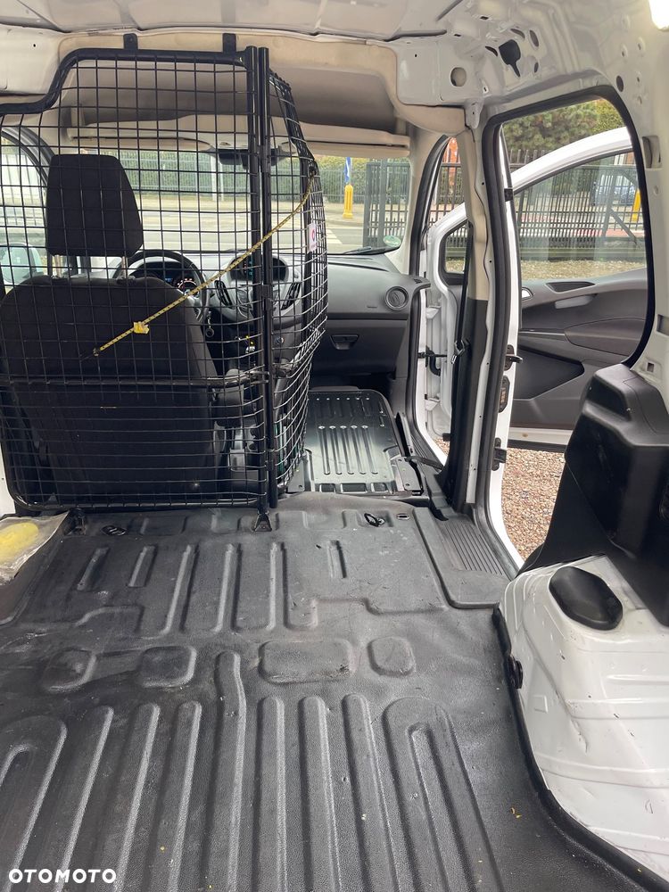 Ford Transit courier - 11