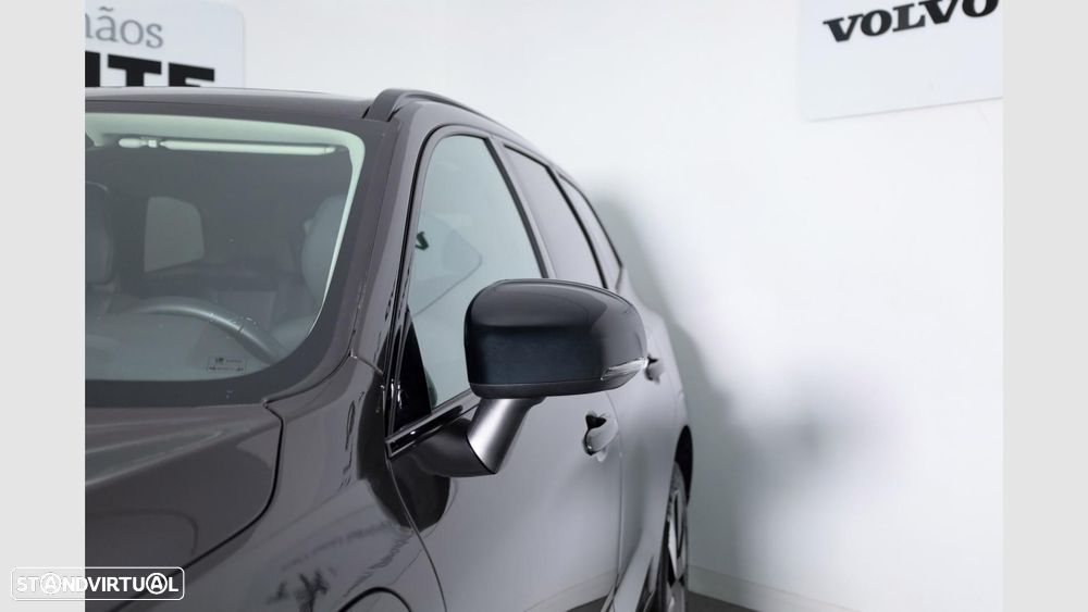 Volvo XC 60 2.0 T6 PHEV Plus Dark — fotografia 5