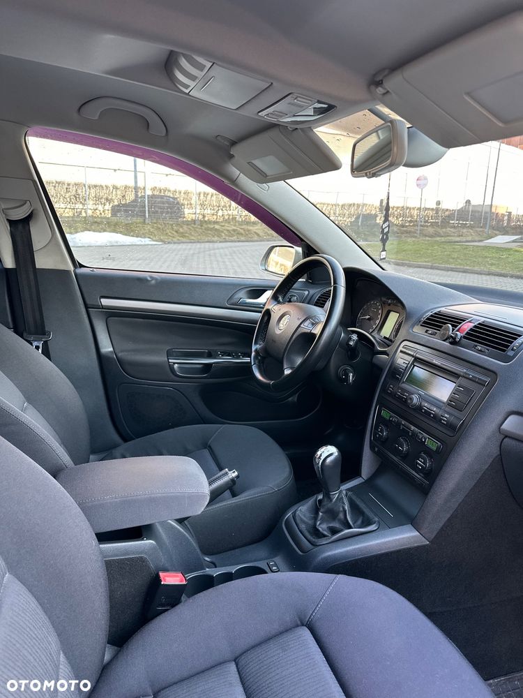Skoda Octavia 1.6 FSI Elegance - 13