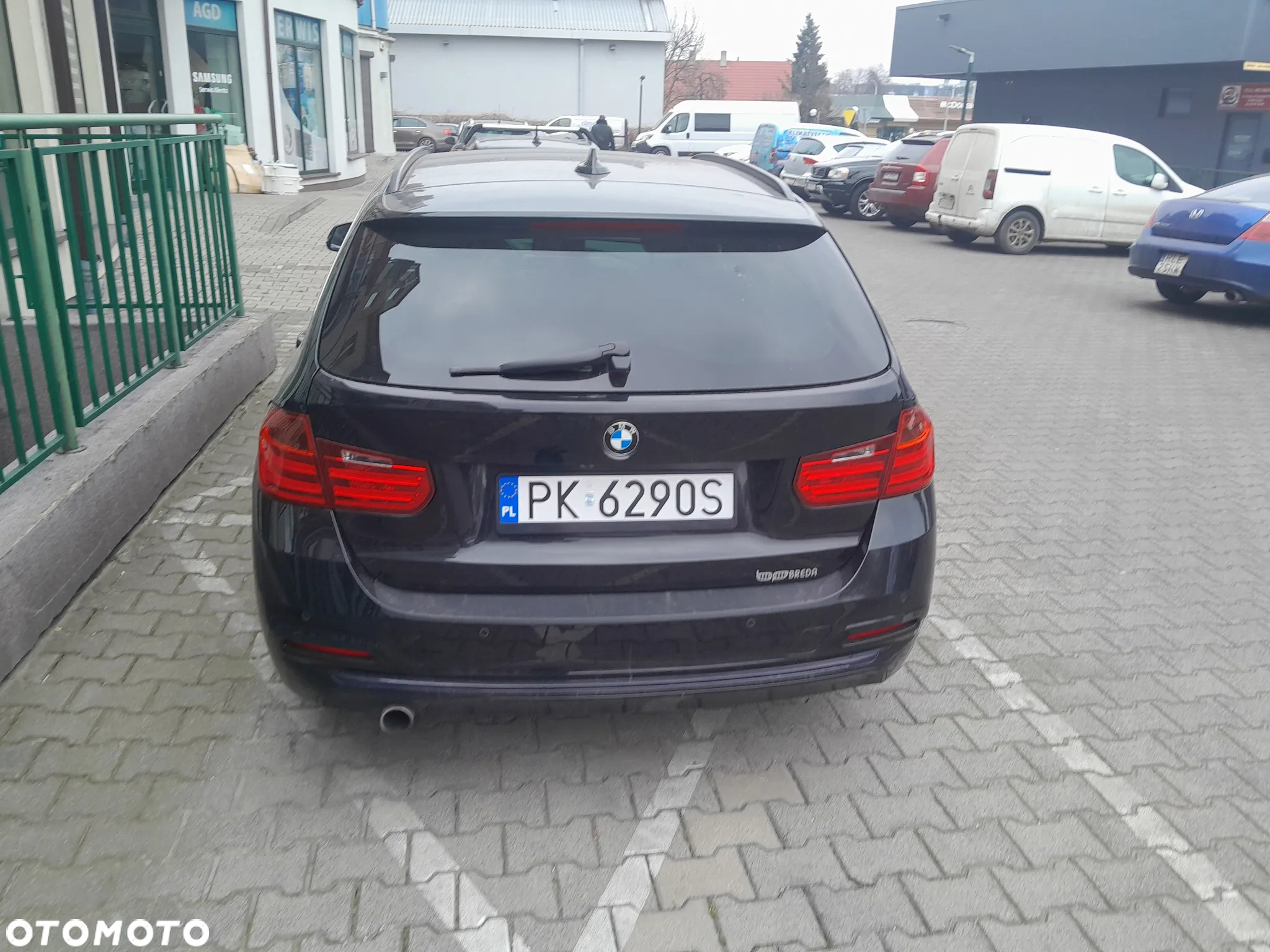 BMW Seria 3 318d DPF Touring Edition Exclusive - 4
