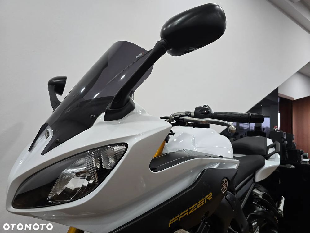 Yamaha FZ - 17