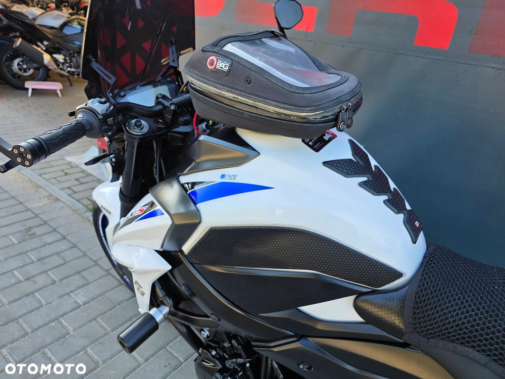Suzuki GSX - 9