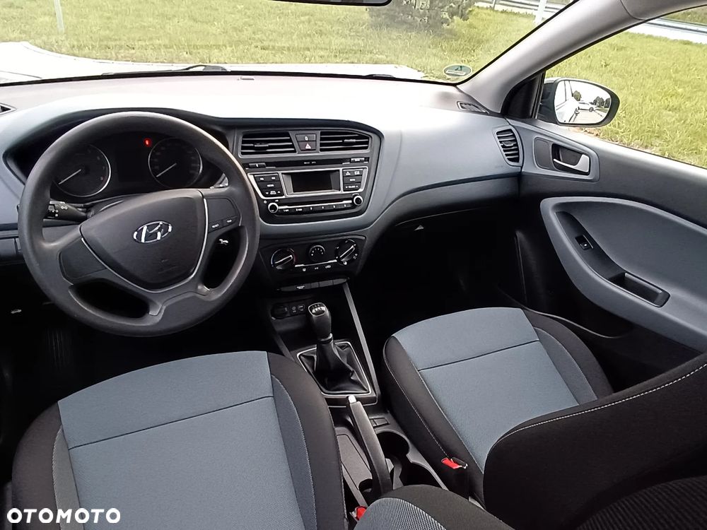 Hyundai i20 blue 1.2 Classic - 19