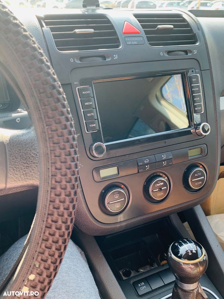 Volkswagen Jetta 1.6 Comfortline - 28