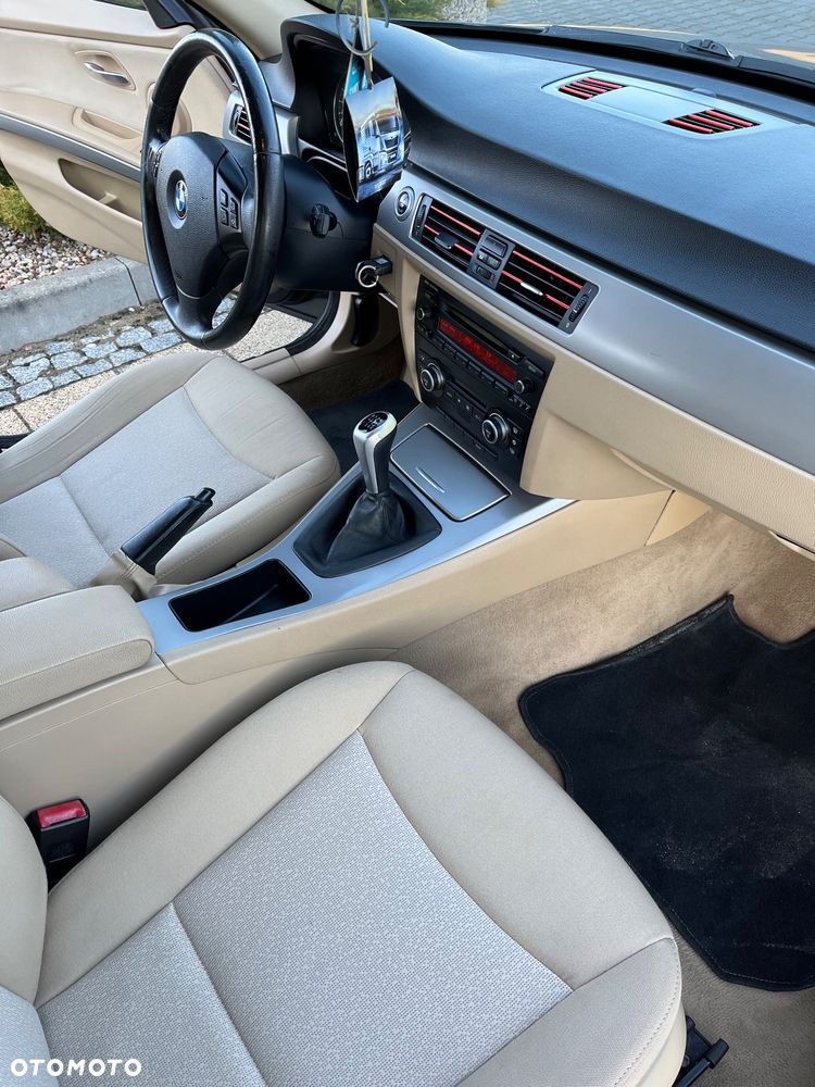 BMW Seria 3 318d - 10