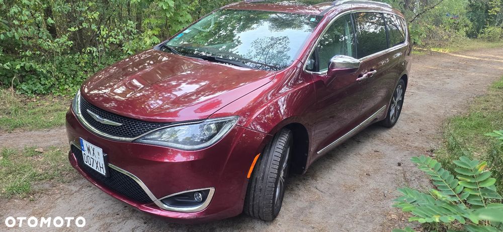 Chrysler Pacifica - 1