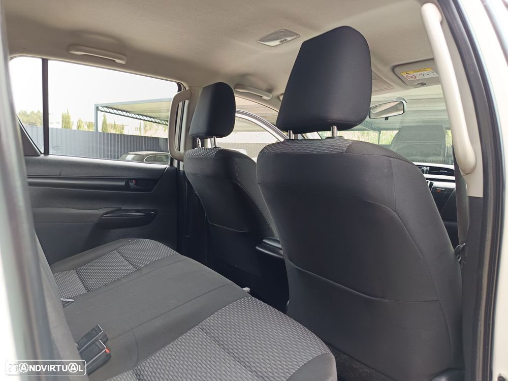 Toyota Hilux 2.4 D-4D 2WD CD CM - 27