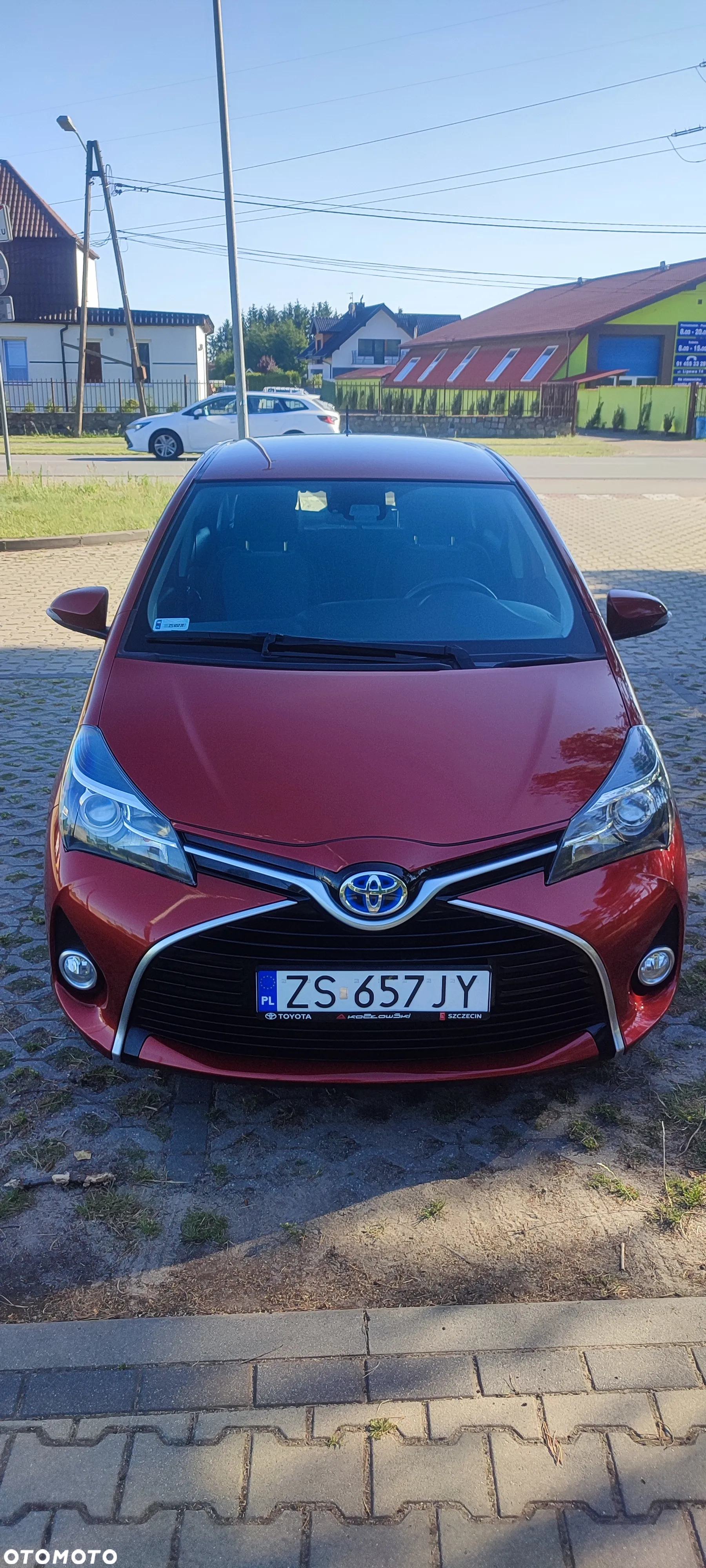 Toyota Yaris Hybrid 100 Premium - 13
