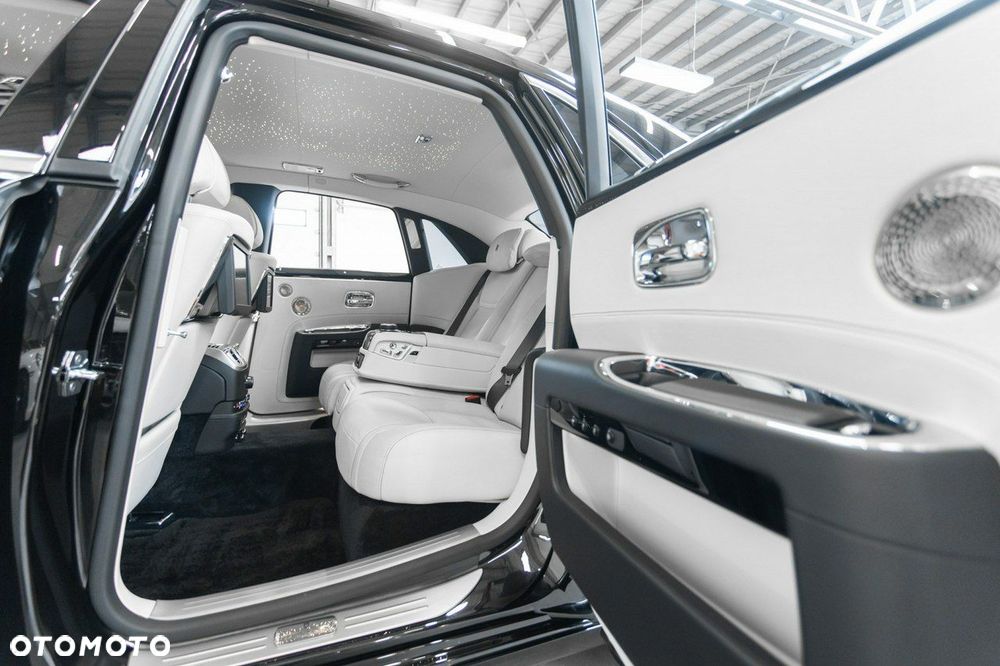 Rolls-Royce Ghost - 30