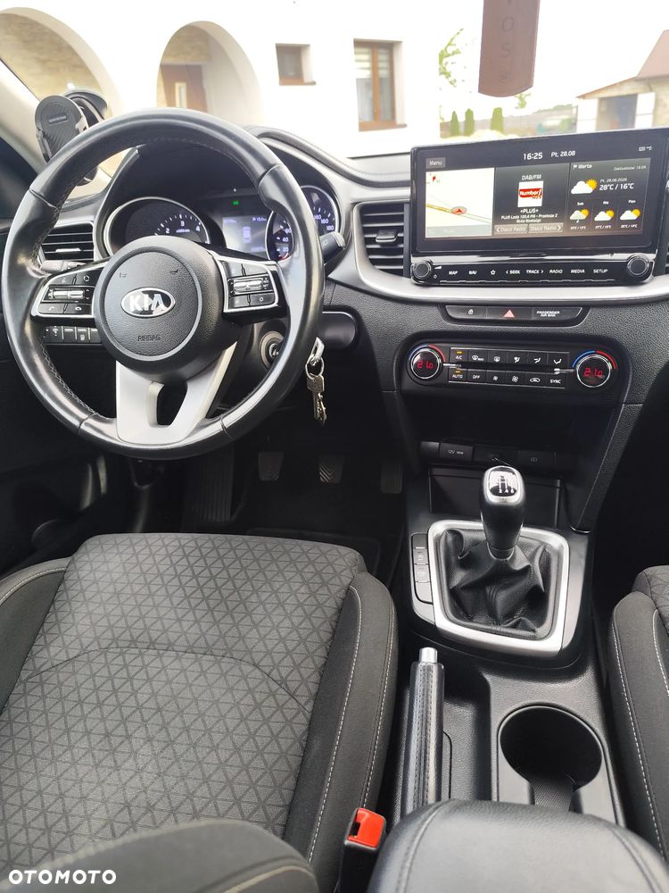 Kia Ceed 1.6 CRDi SCR L Business Line Plus - 12