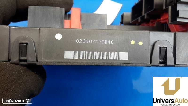 CAIXA RELÉS / FUSÍVEIS VOLKSWAGEN CADDY III FURGÃO 2006 -3C0937049D - 5