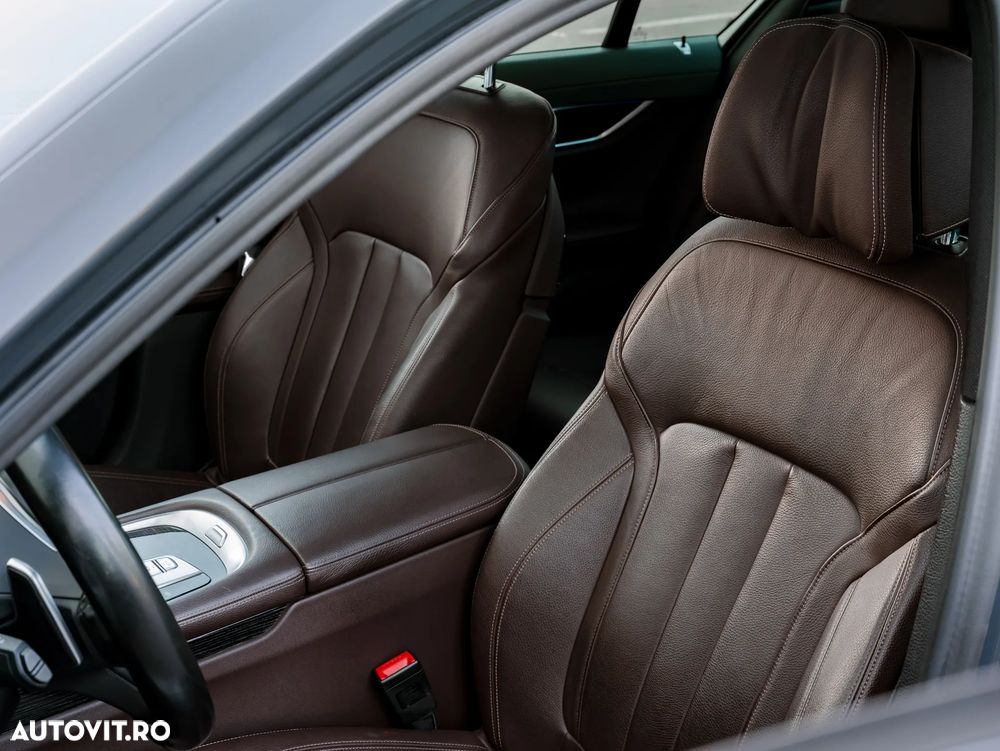BMW Seria 7 730d xDrive MHEV - 15