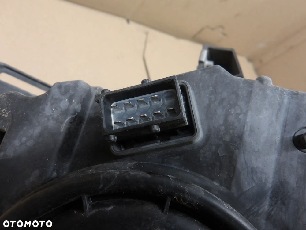 OPEL ZAFIRA C 12-16 2.0D LAMPA PRAWA PRZÓD PRZEDNIA 13399858 - 9