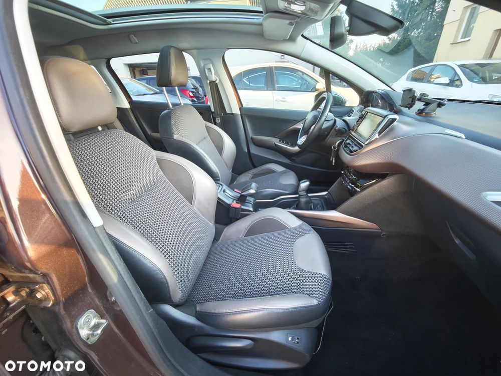 Peugeot 2008 120 VTI Allure - 32