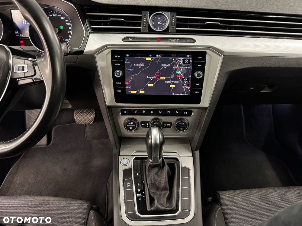 Volkswagen Passat - 27