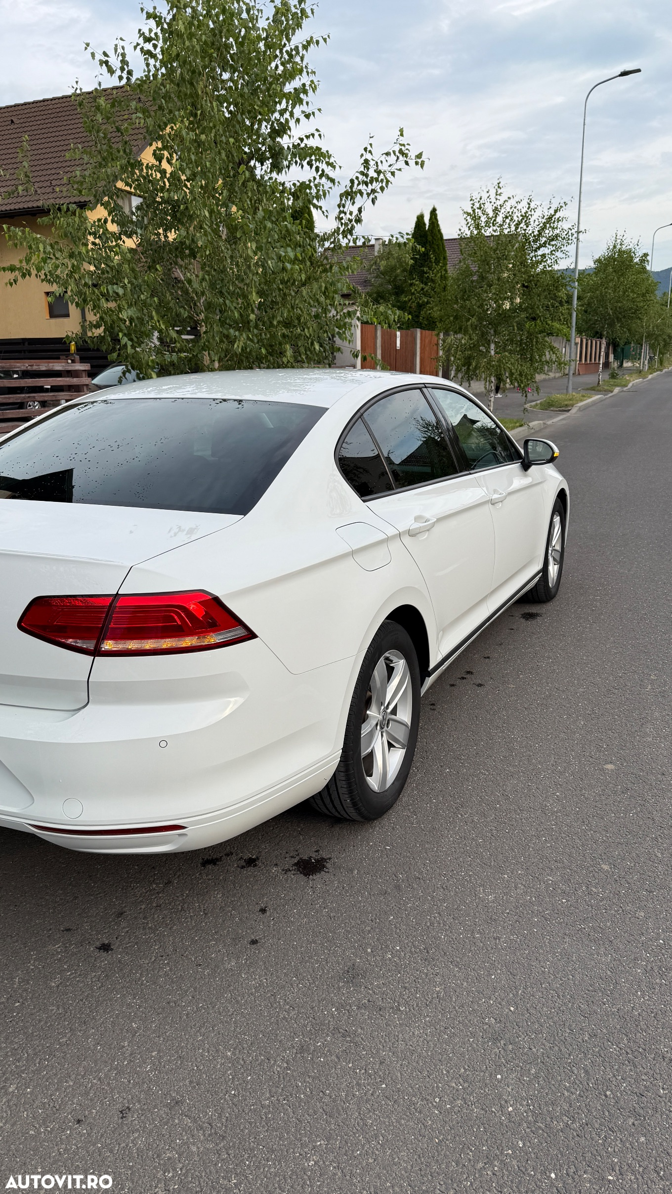 Volkswagen Passat 2.0 TDI Advance - 4