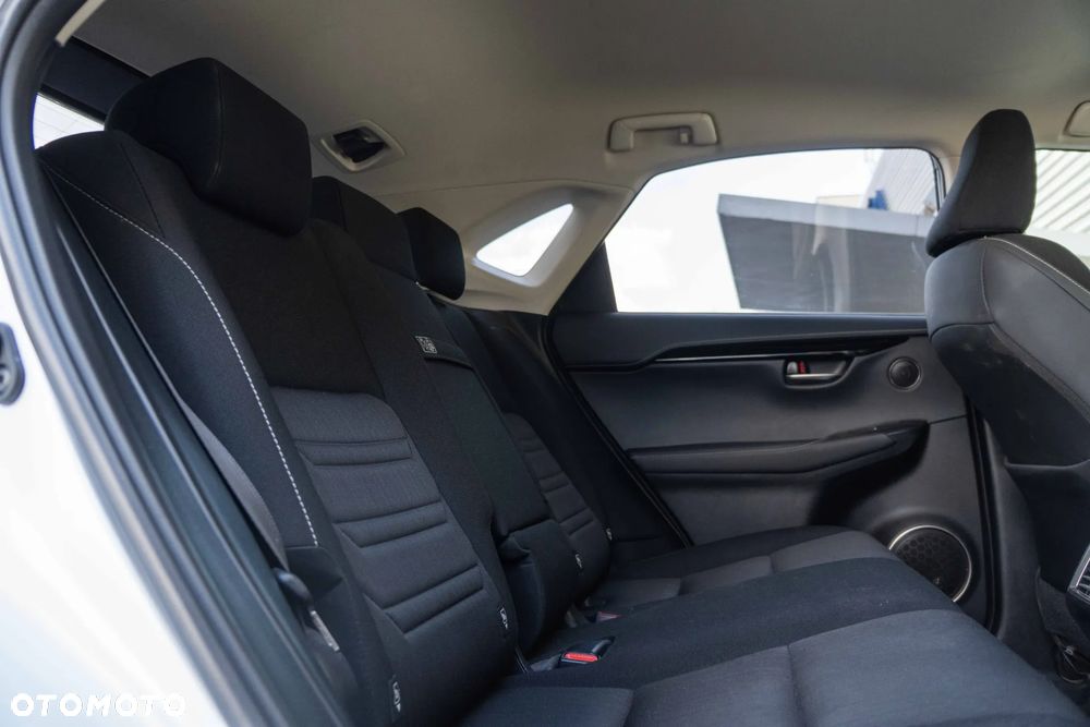 Lexus NX 300h Business Edition AWD - 17